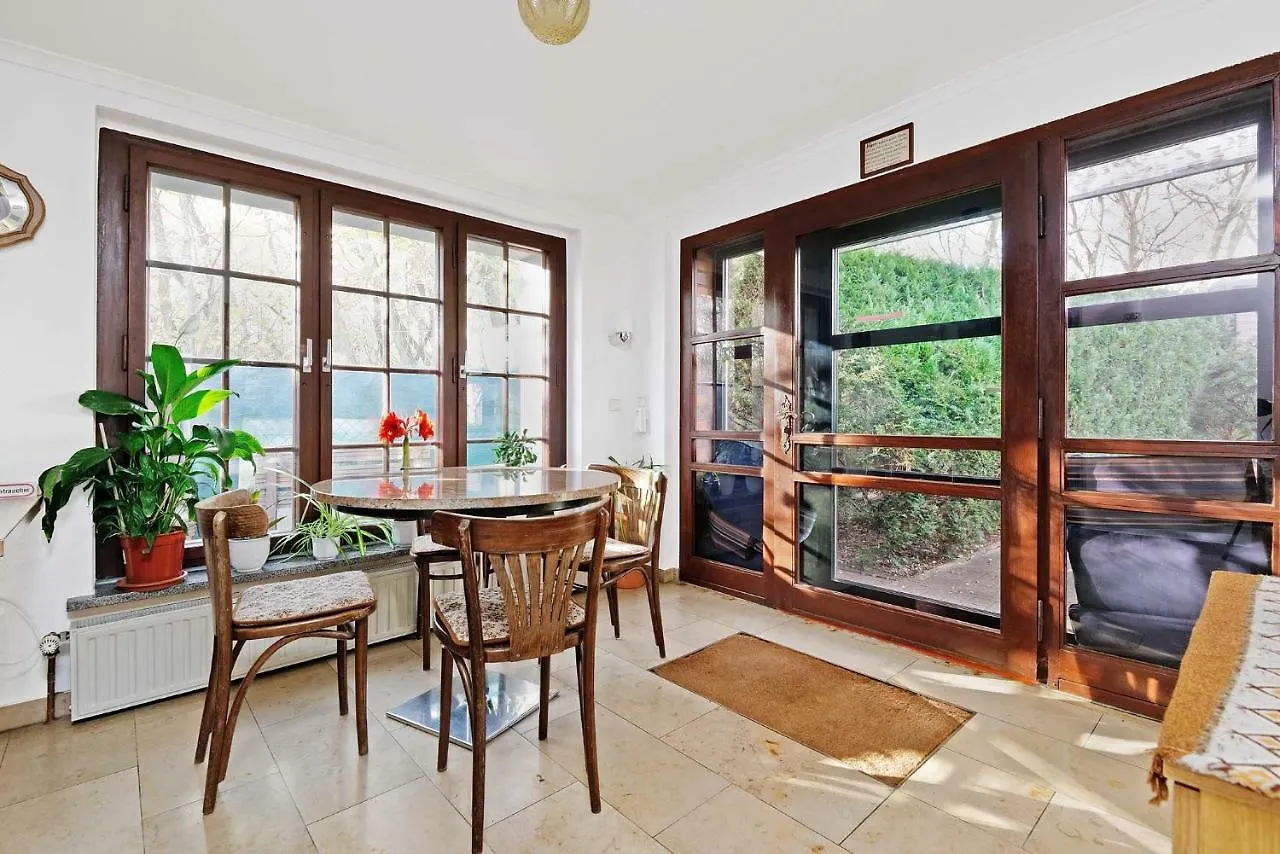 Cottage Near Centrum, Paradise 베를린 0*,  독일